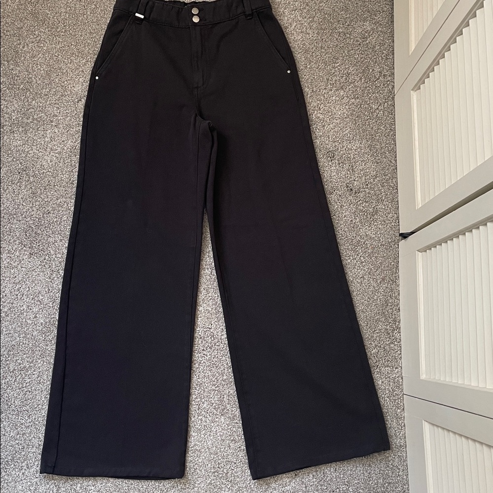 United Colors Of Benetton wide leg black jeans Sz 2 100% cotton cinched waist